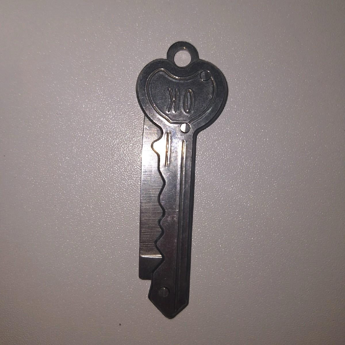 Keychain knives